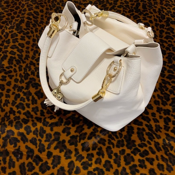 BRAND NEW IVORY LEATHER HANDBAG. - Picture 6 of 11